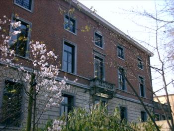 Bibliotheek Halle centrum voorgevel